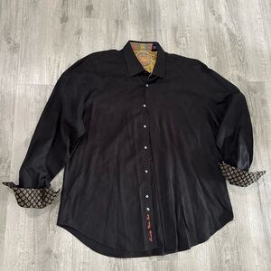 #203 ROBERT GRAHAM Black
Embroidered Sports Shirt Size XXL
RETAIL $278